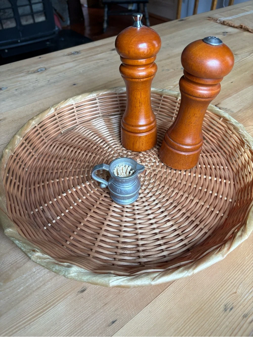 Woven Round Rattan Serving Basket - Natural Brown~15” diameter